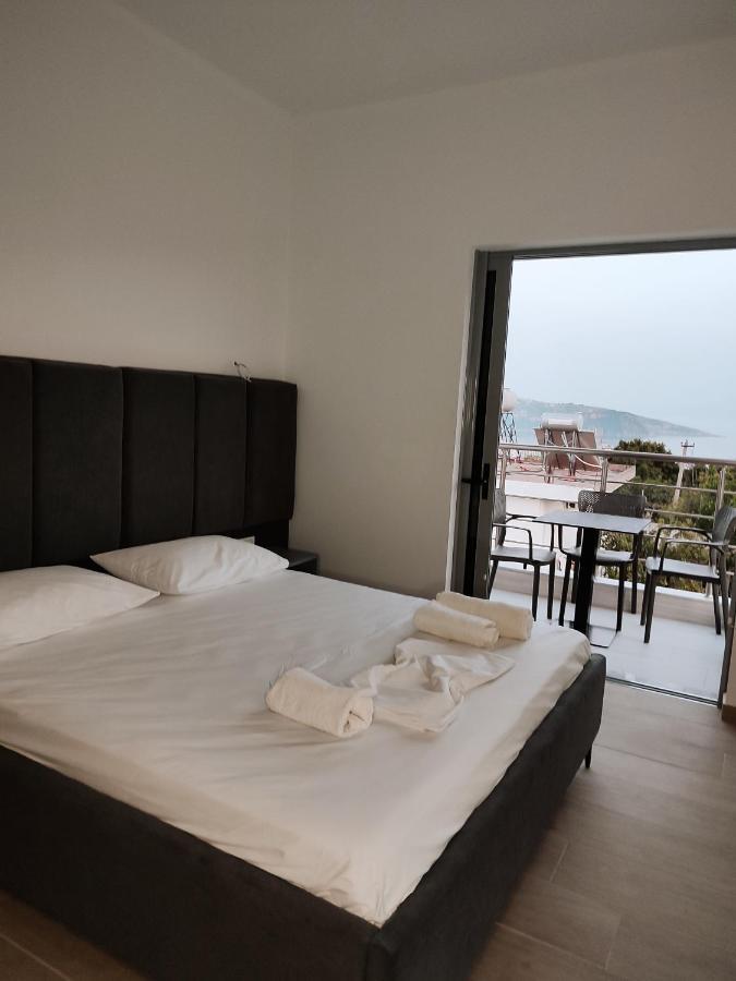 Petros Rooms Himare Exterior foto
