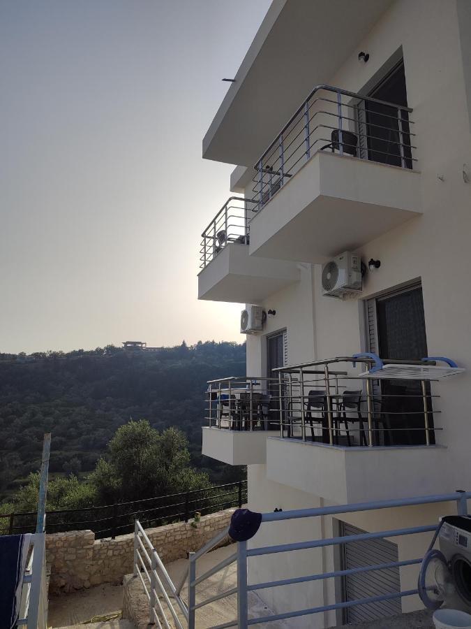 Petros Rooms Himare Exterior foto
