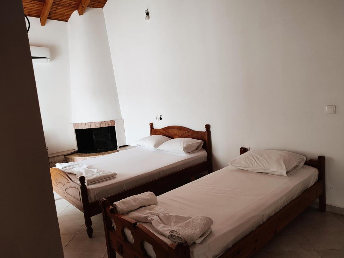 Petros Rooms Himare Quarto foto