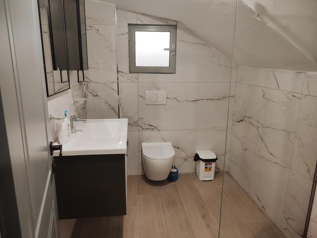 Petros Rooms Himare Quarto foto
