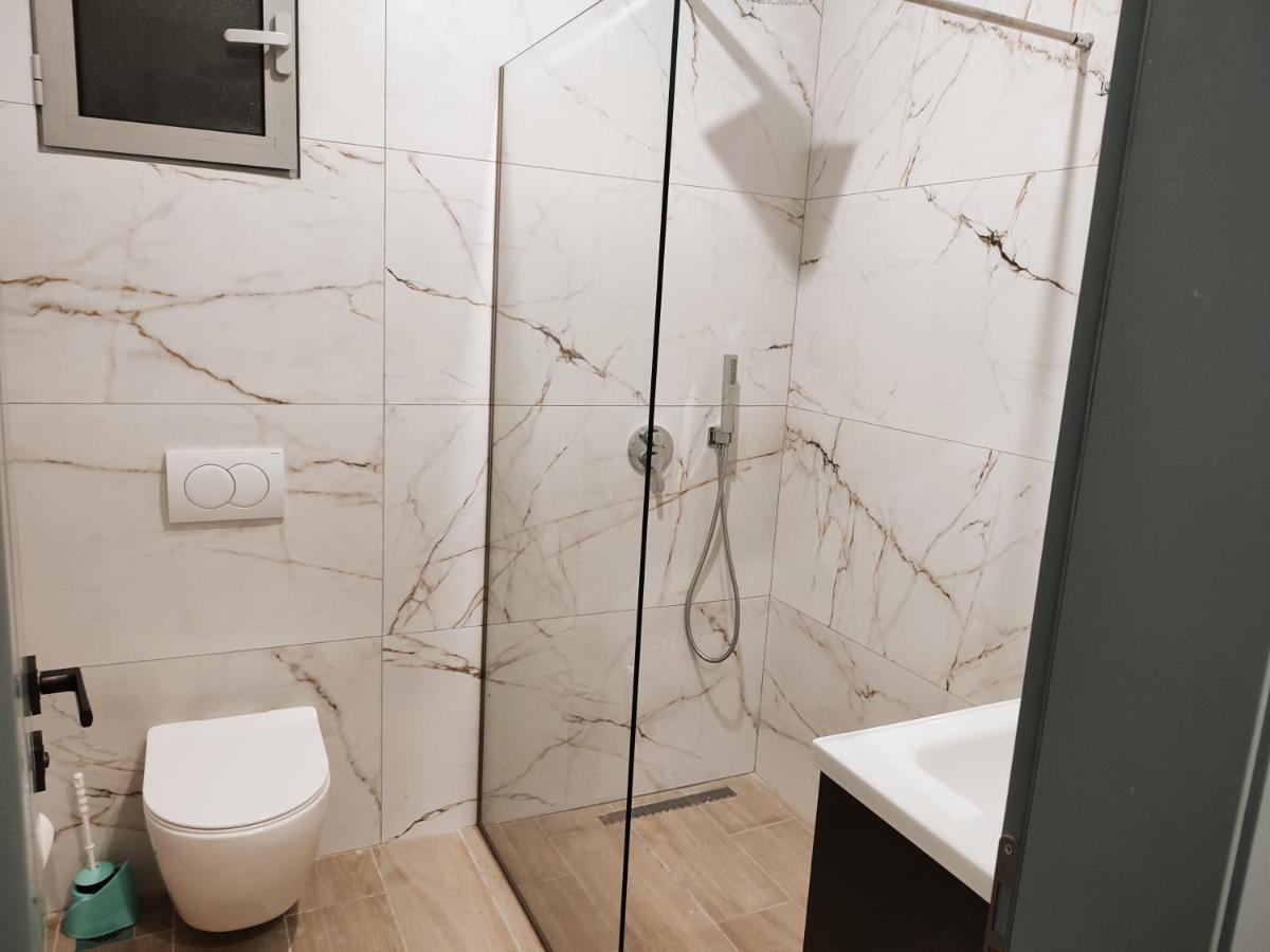 Petros Rooms Himare Exterior foto