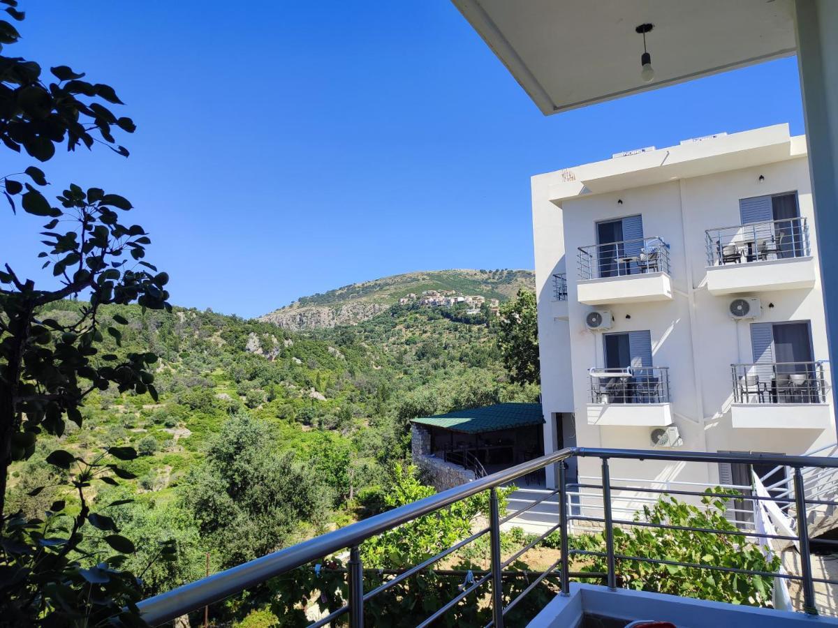 Petros Rooms Himare Exterior foto