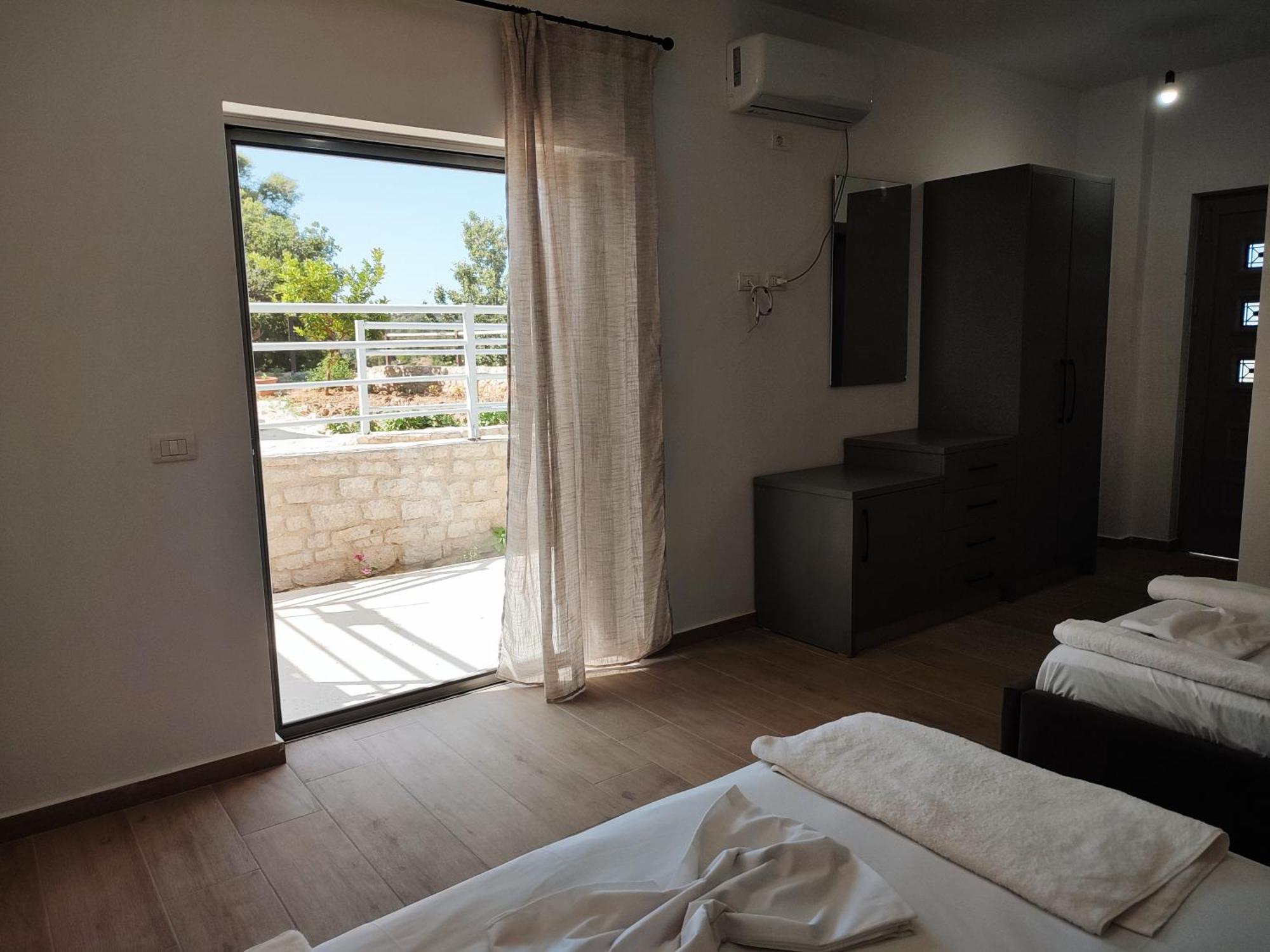 Petros Rooms Himare Quarto foto