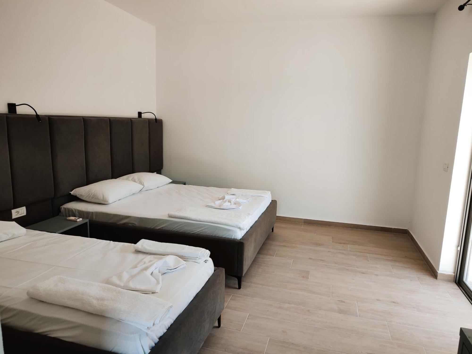 Petros Rooms Himare Quarto foto