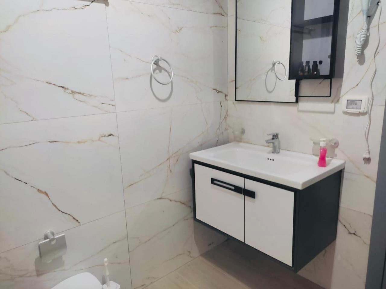 Petros Rooms Himare Exterior foto