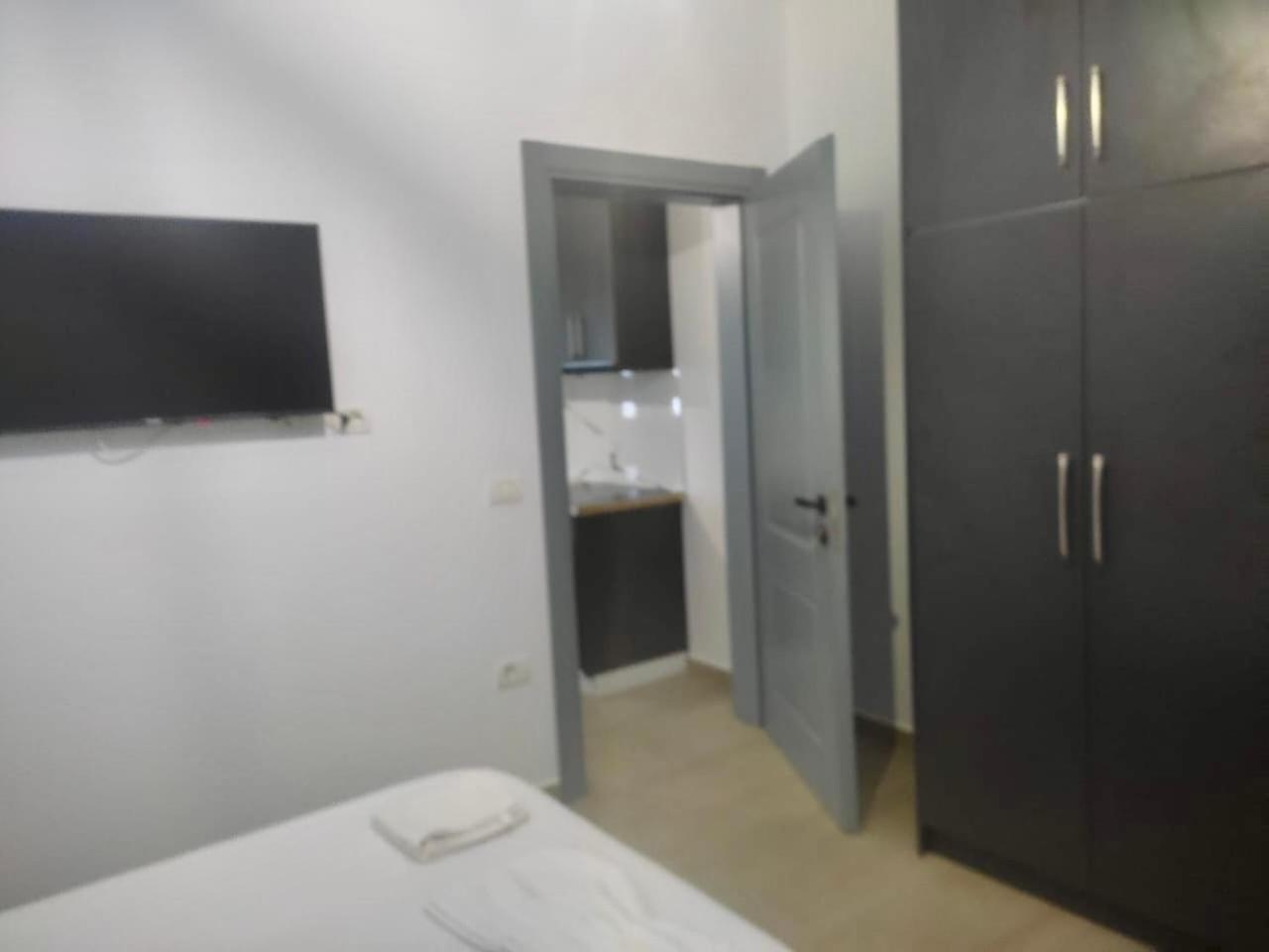 Petros Rooms Himare Exterior foto
