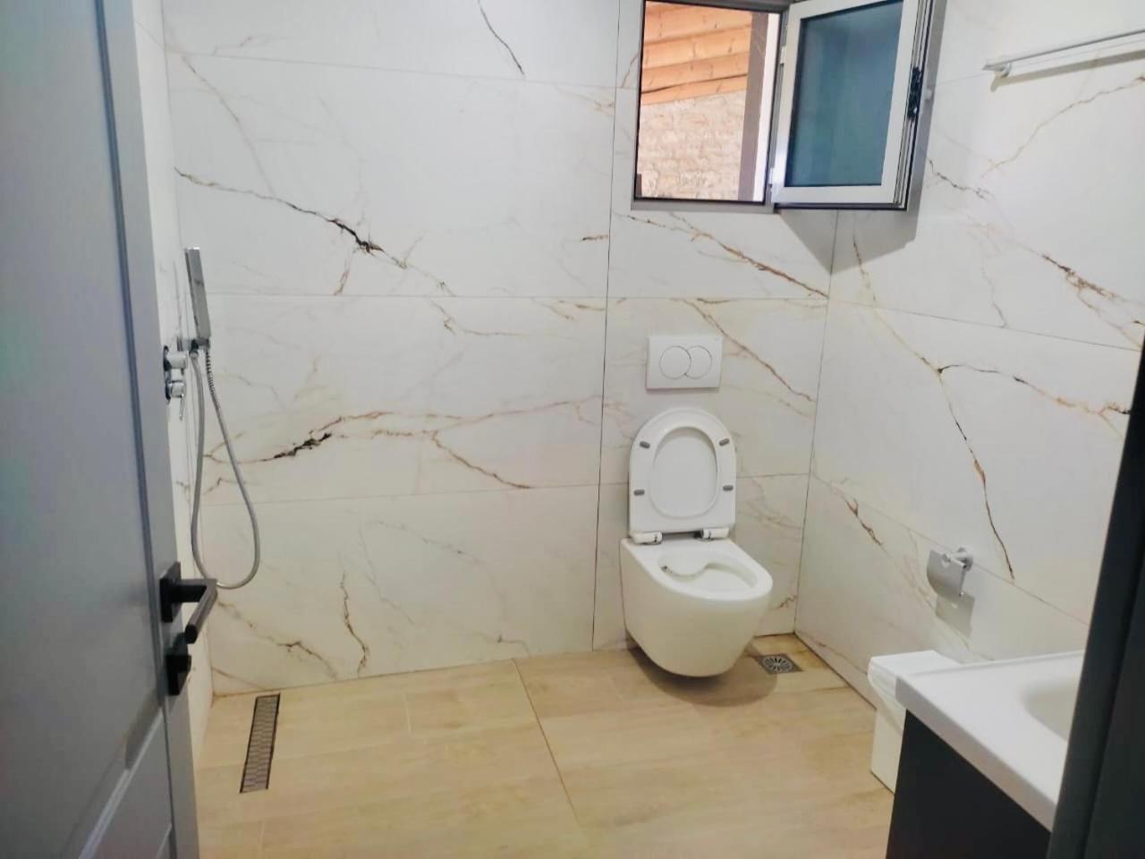 Petros Rooms Himare Exterior foto
