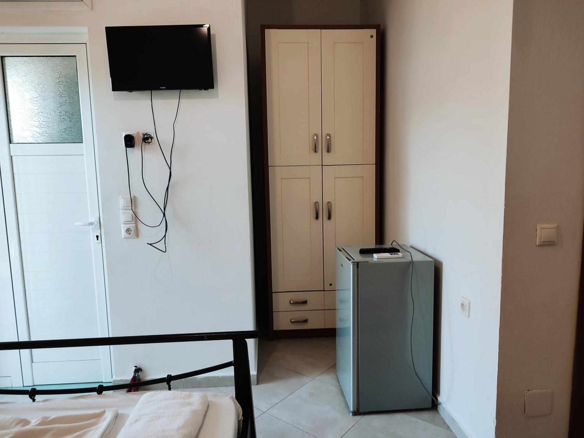 Petros Rooms Himare Exterior foto
