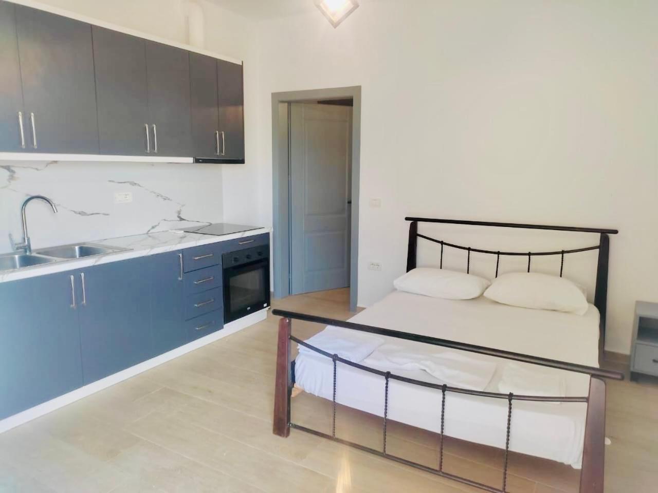 Petros Rooms Himare Exterior foto