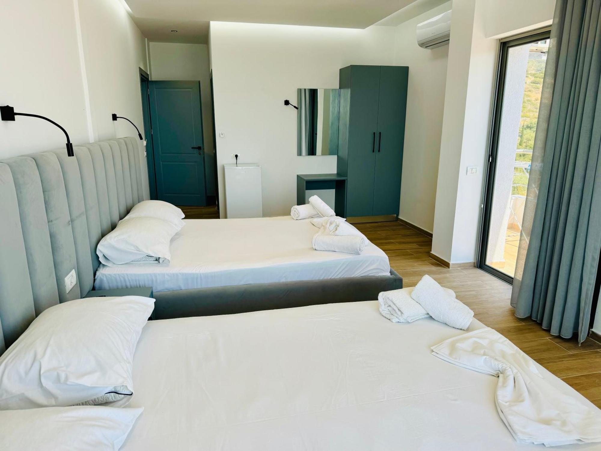 Petros Rooms Himare Exterior foto